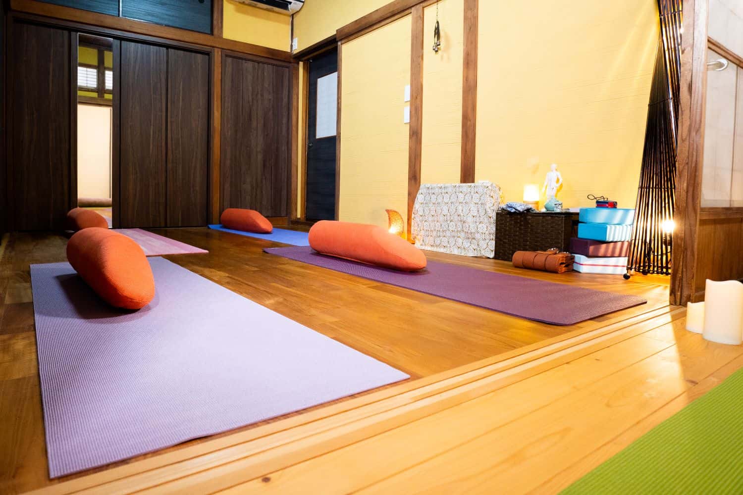ヨガスタジオ